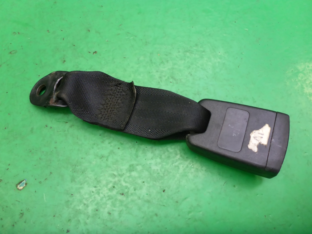 Ответная часть ремня безопасности