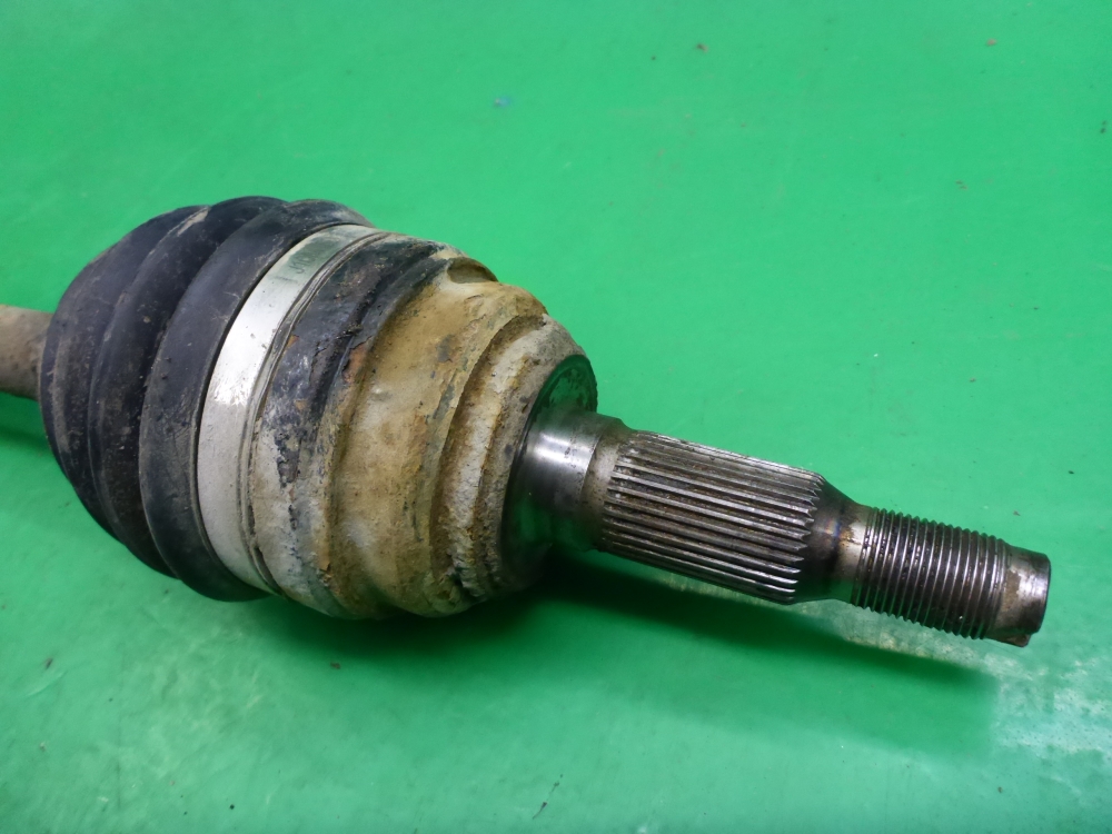 Полуось передняя правая