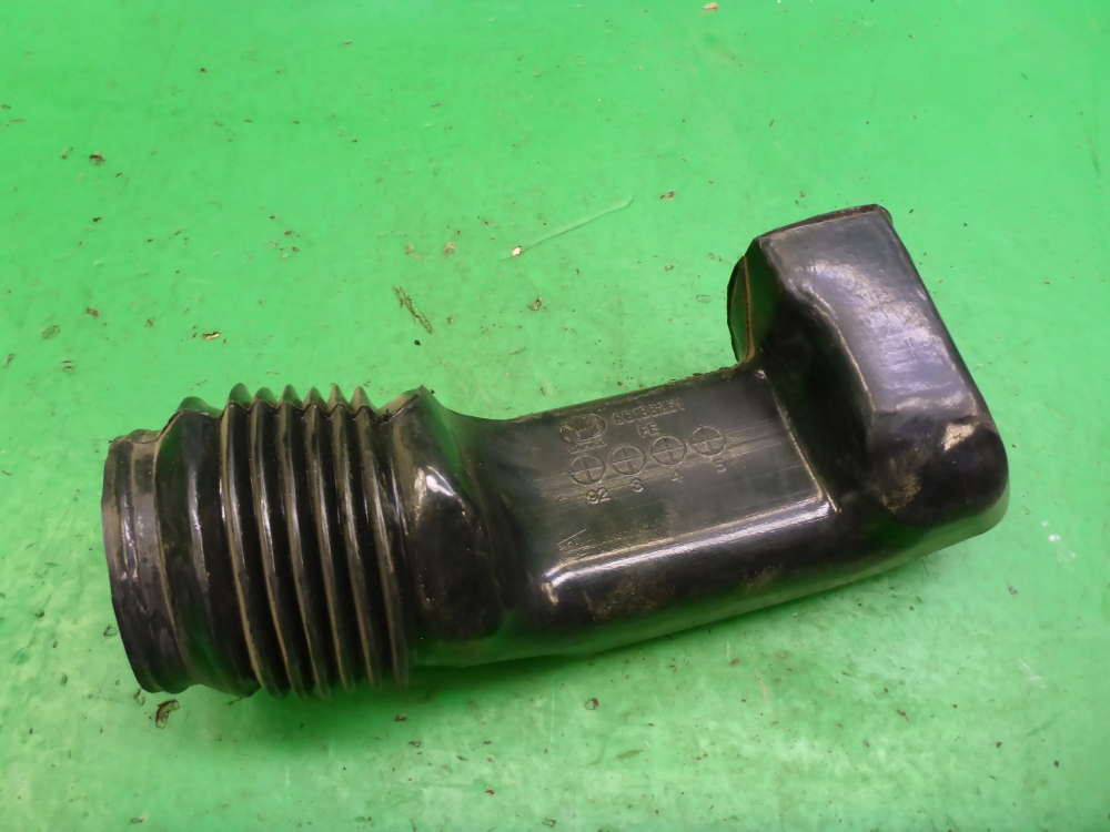 Патрубок воздушного фильтра