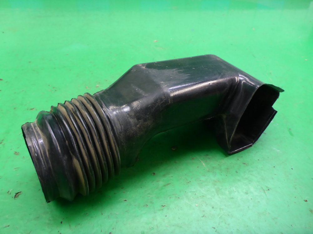 Патрубок воздушного фильтра