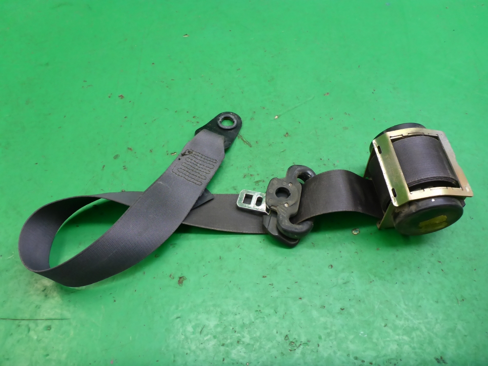 Ремень безопасности