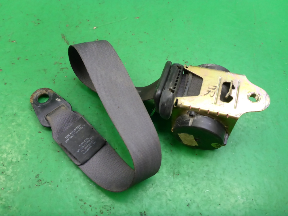 Ремень безопасности