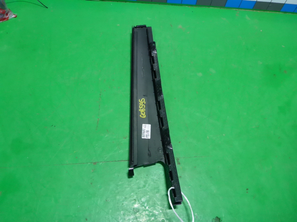 Накладка двери задней правой