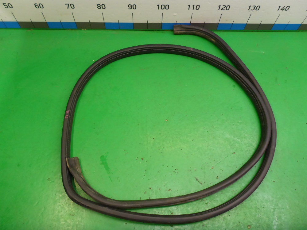 Уплотнитель двери