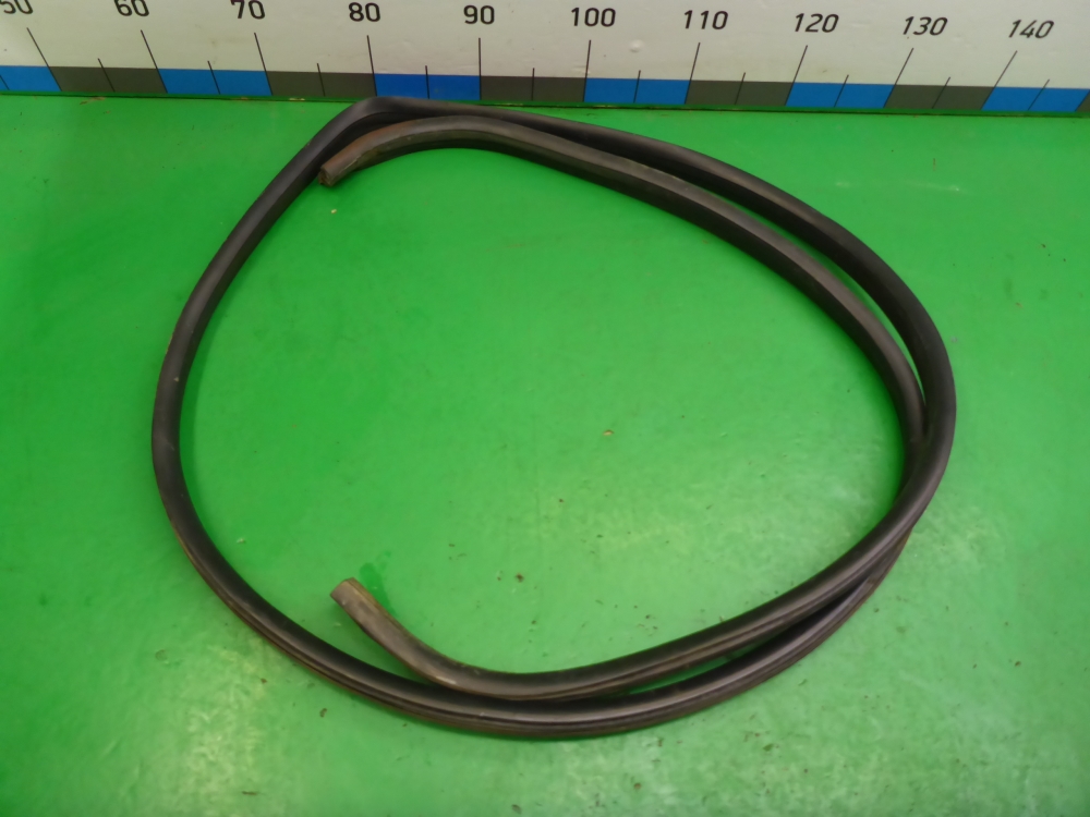 Уплотнитель двери