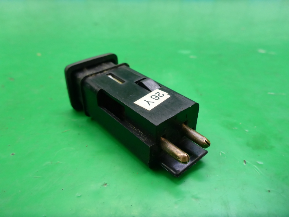 Кнопка стеклоподъемника