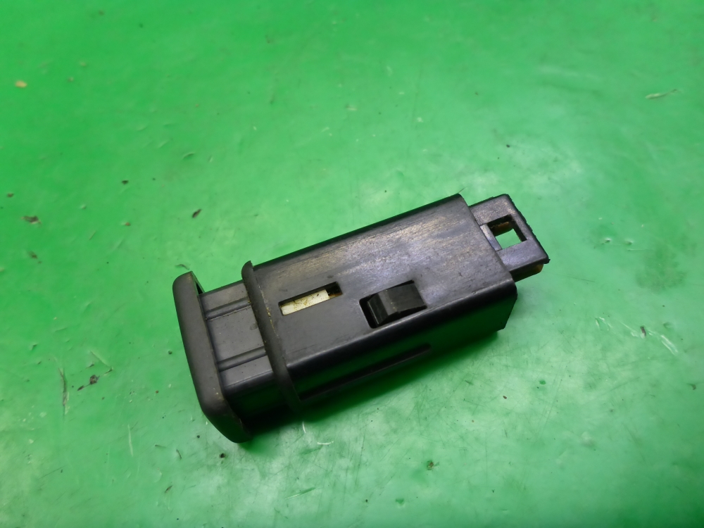 Кнопка стеклоподъемника