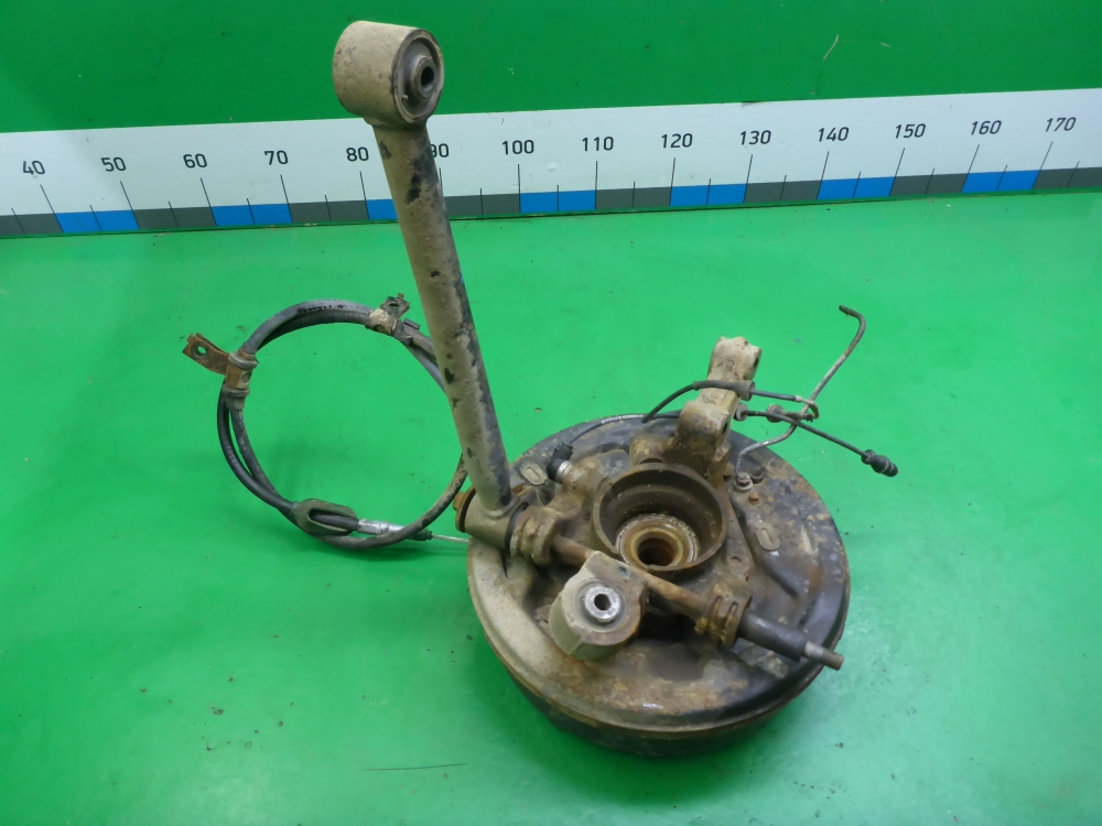 Кулак поворотный задний правый