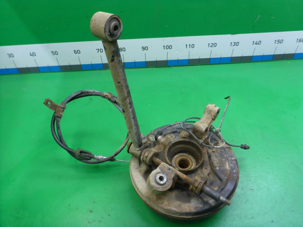 Кулак поворотный задний правый