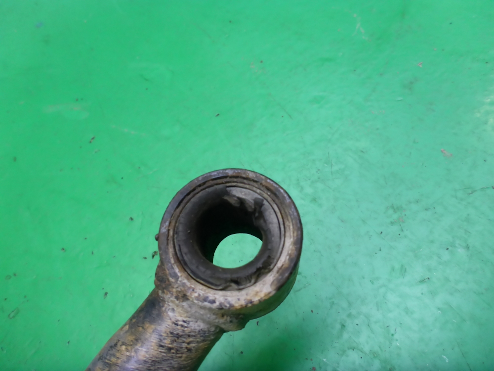 Тяга задняя поперечная