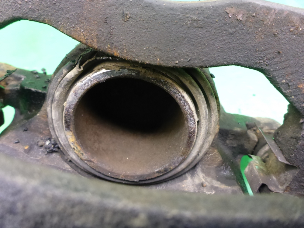 Суппорт передний левый