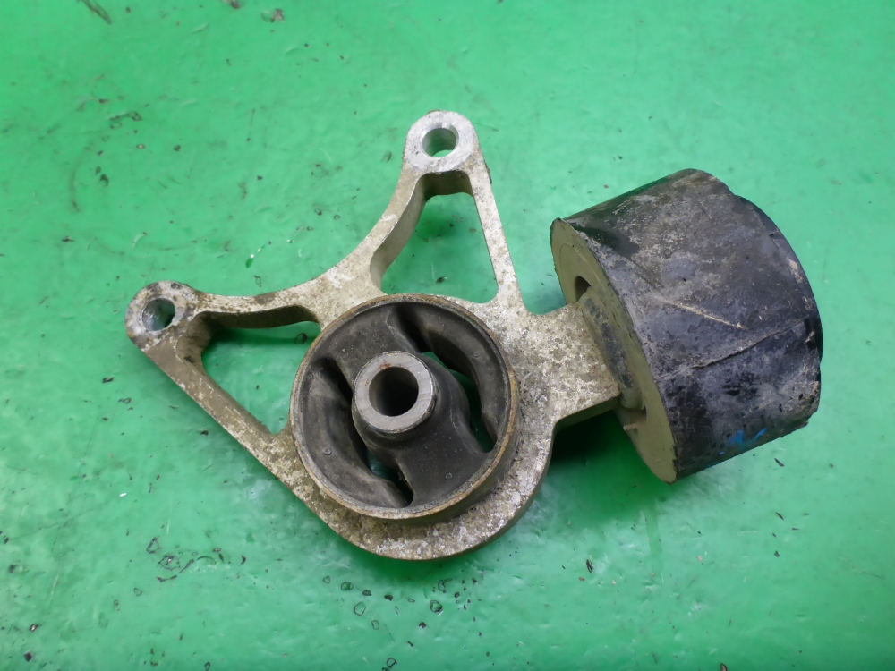 Опора заднего редуктора