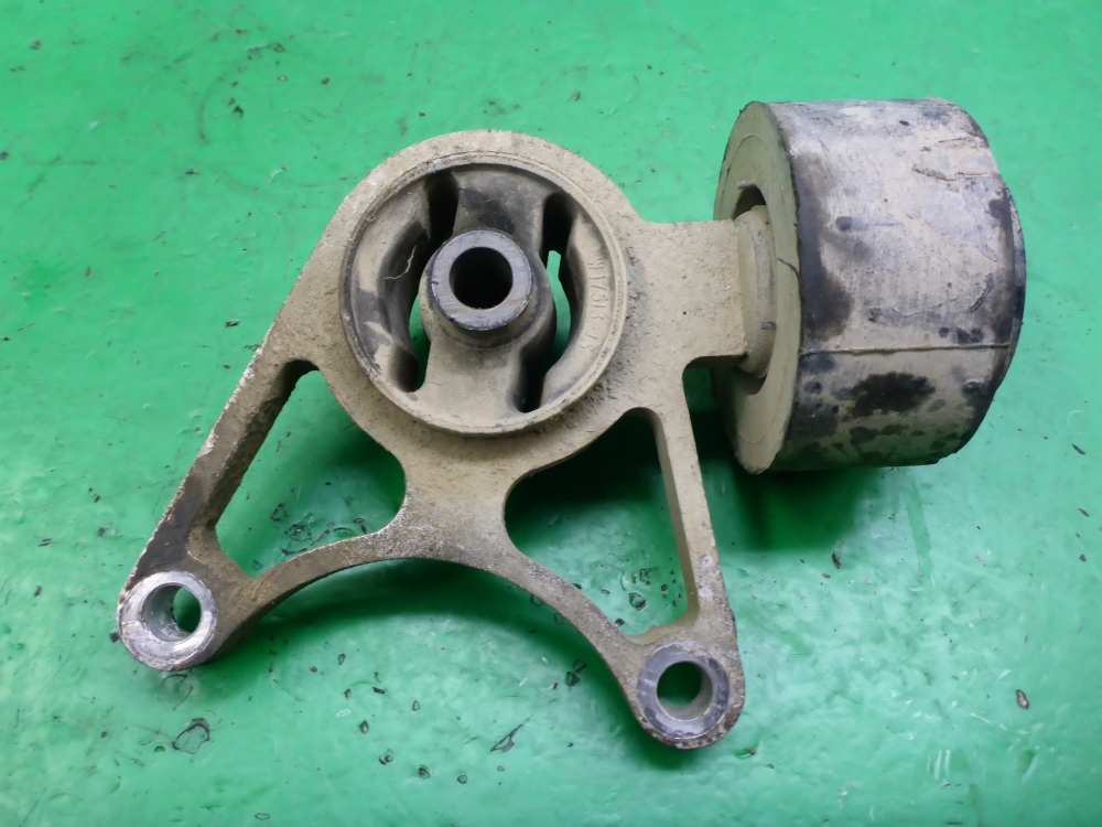 Опора заднего редуктора