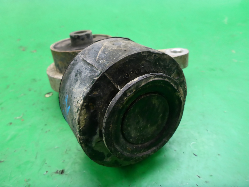 Опора заднего редуктора