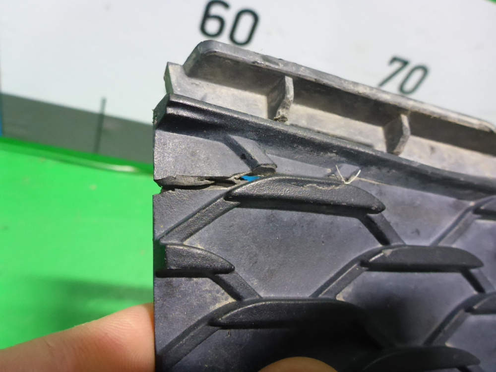 Решетка в бампер центральная