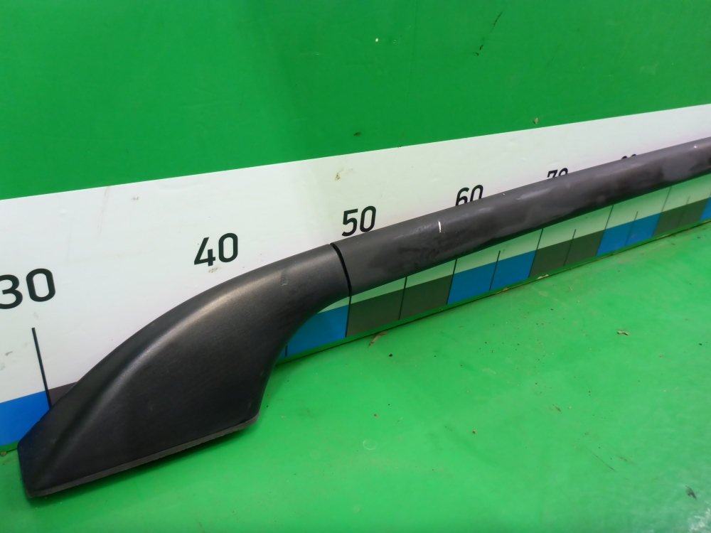 Рейлинг (релинг) правый (планка на крышу)