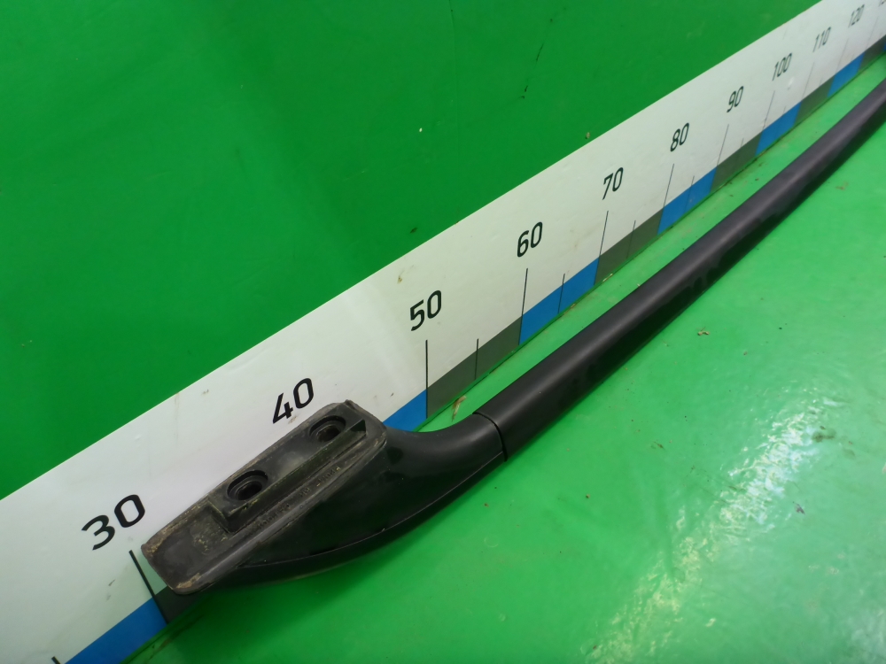 Рейлинг (релинг) правый (планка на крышу)