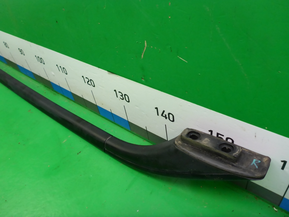 Рейлинг (релинг) правый (планка на крышу)