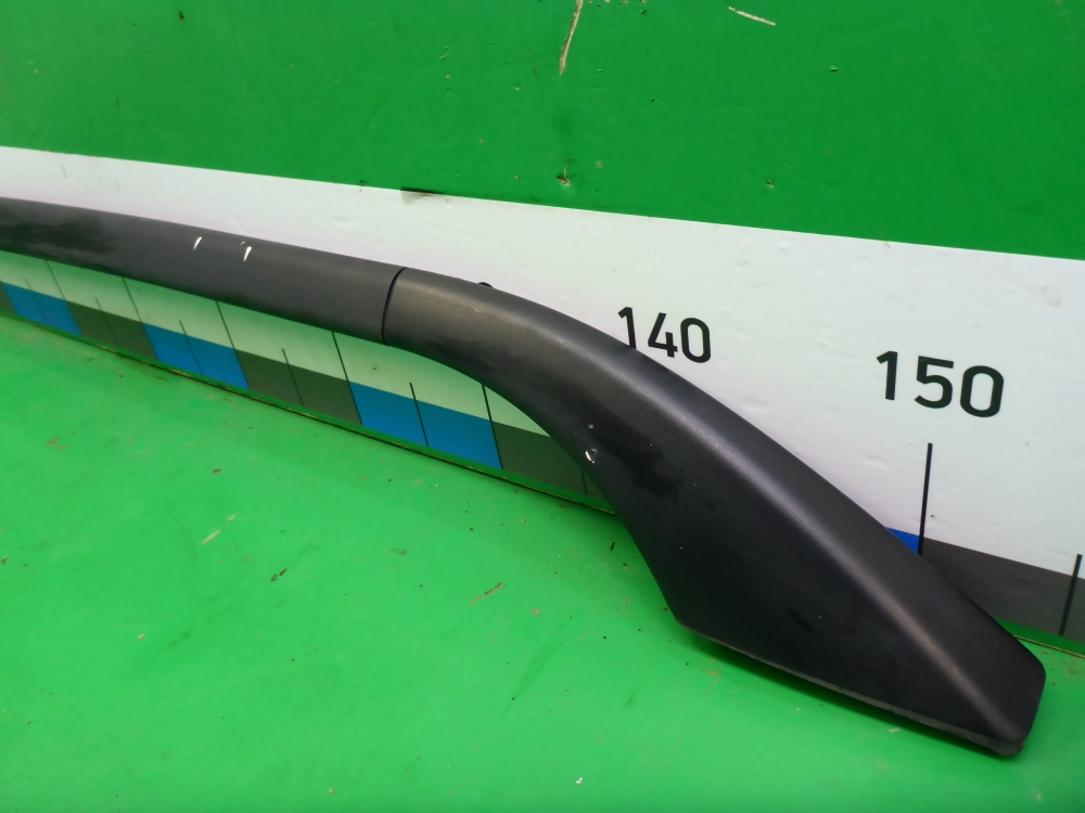 Рейлинг (релинг) правый (планка на крышу)