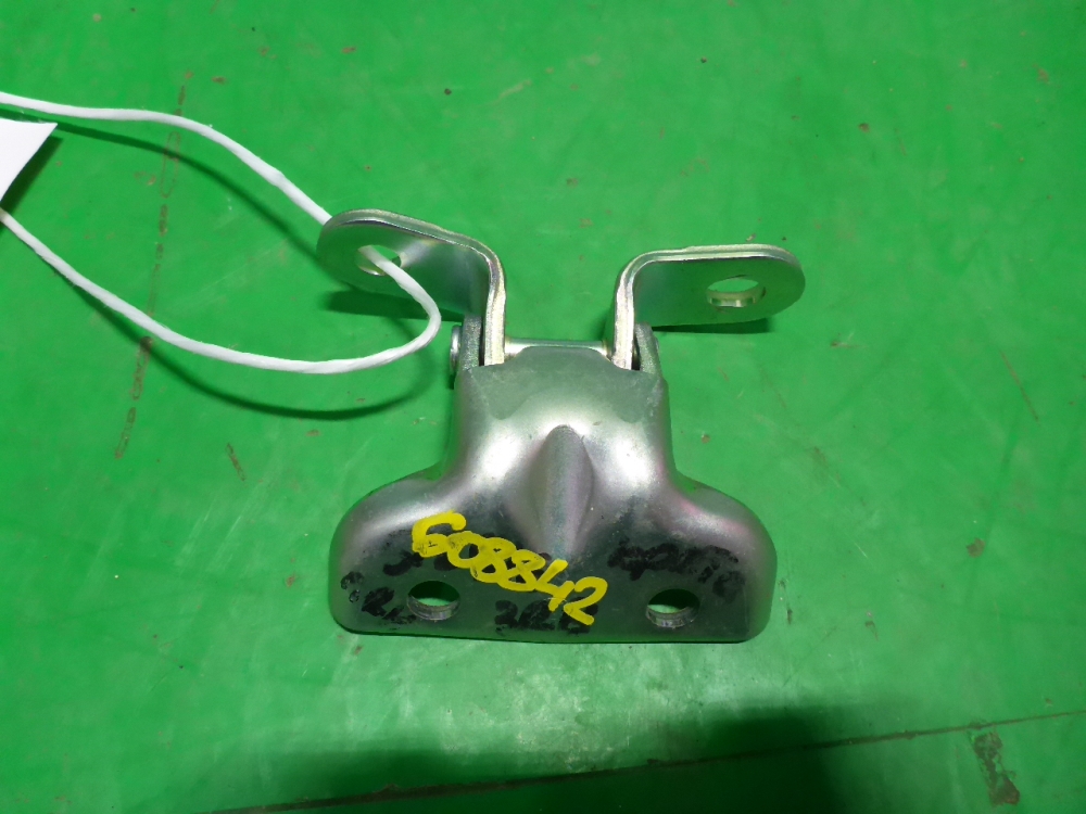 Петля двери задней правой верхняя