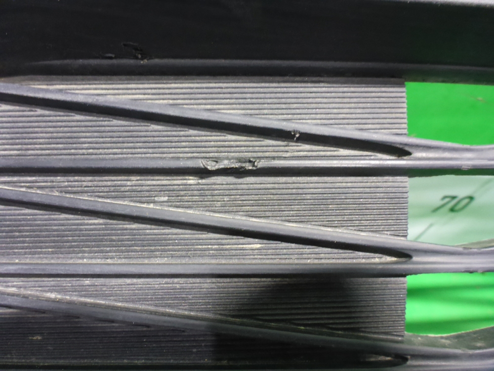 Решетка в бампер центральная