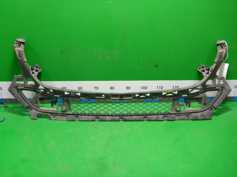 Кронштейн переднего бампера