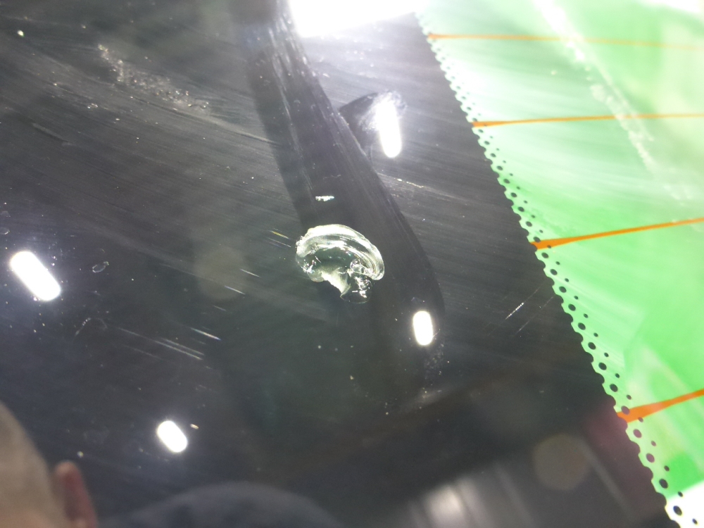 Стекло двери багажника