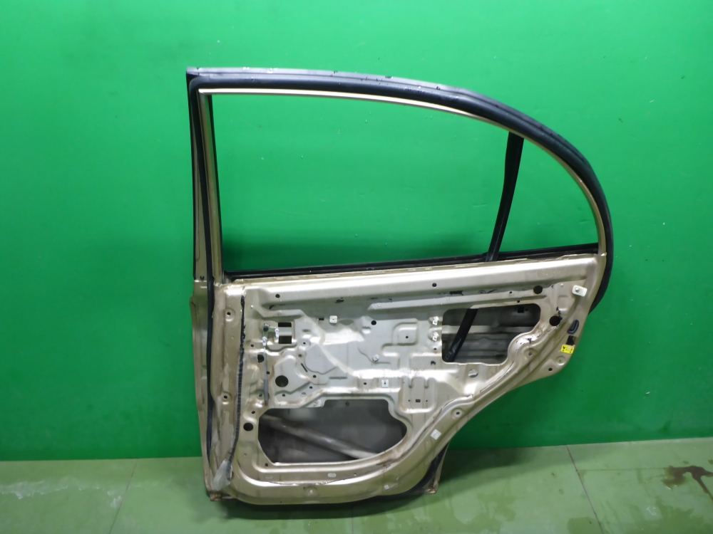 Дверь задняя правая
