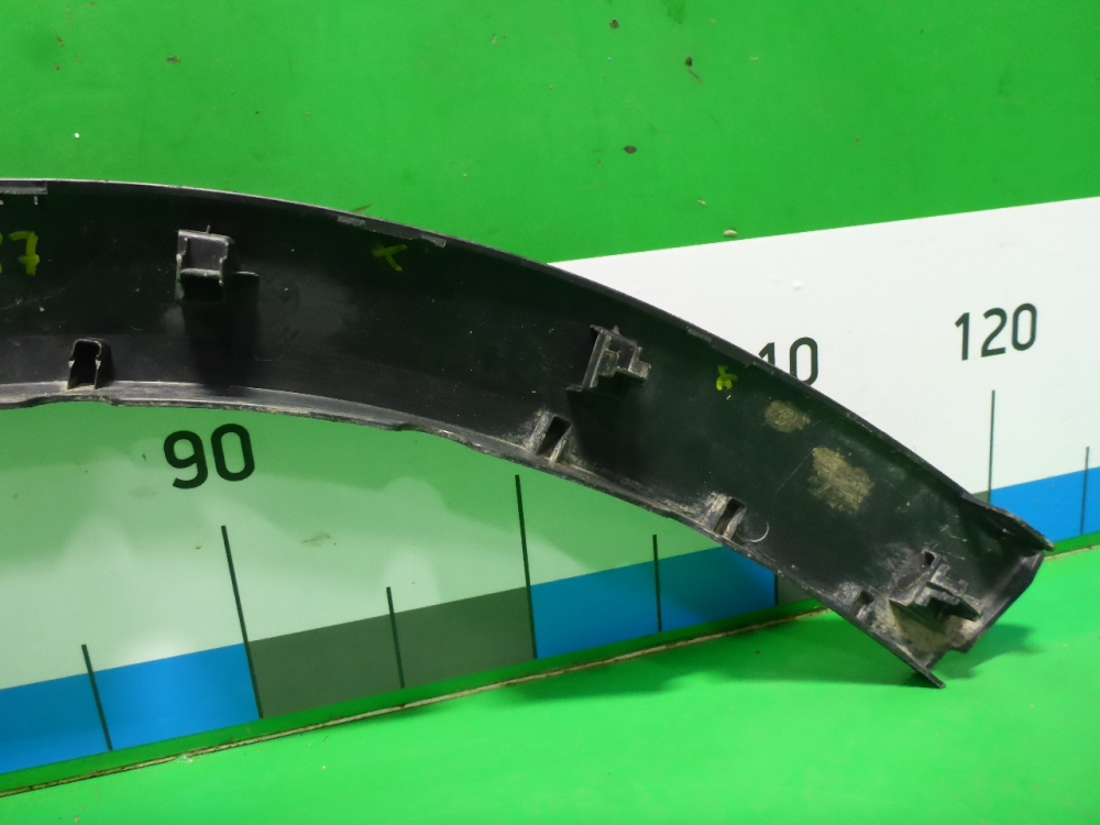 Накладка заднего крыла правого