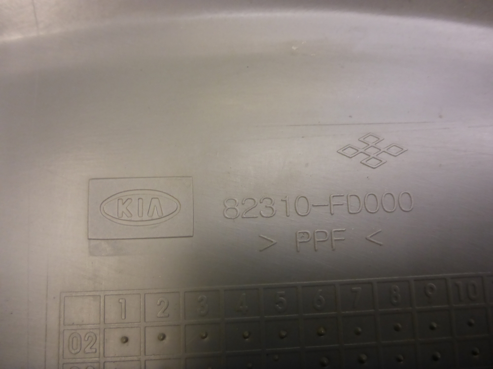 Обшивка двери передней левой