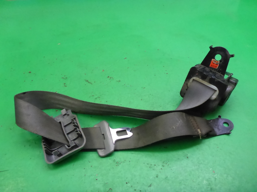 Ремень безопасности