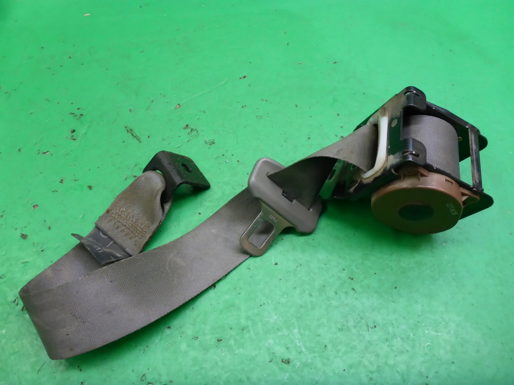 Ремень безопасности