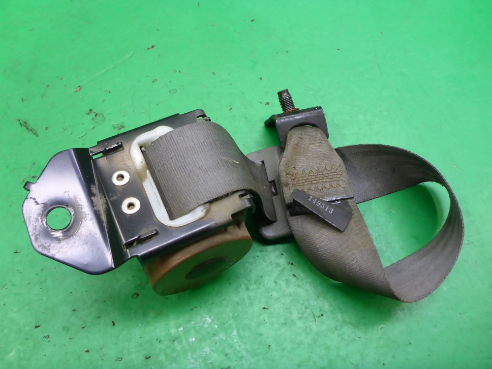 Ремень безопасности