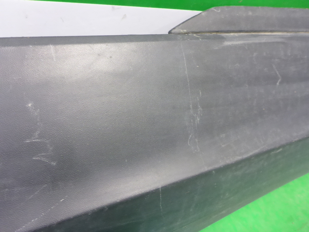 Накладка двери передней левой