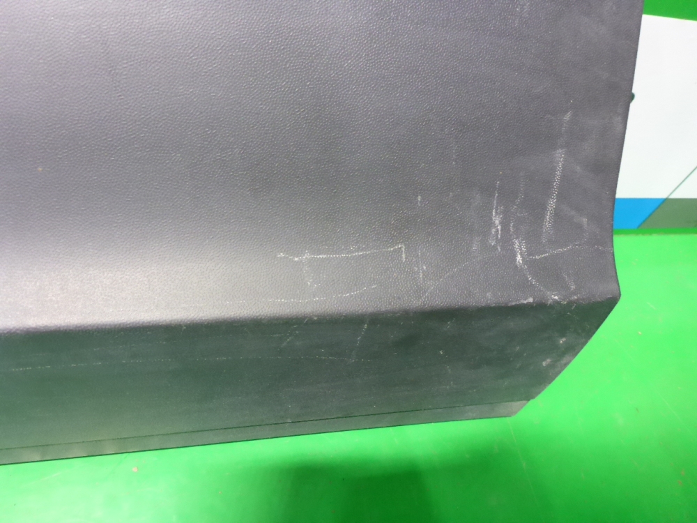 Накладка двери передней левой