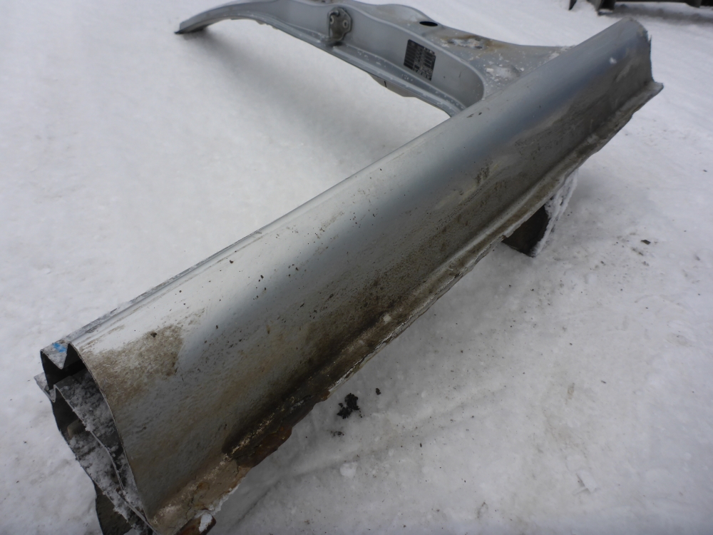 Порог со стойкой левый