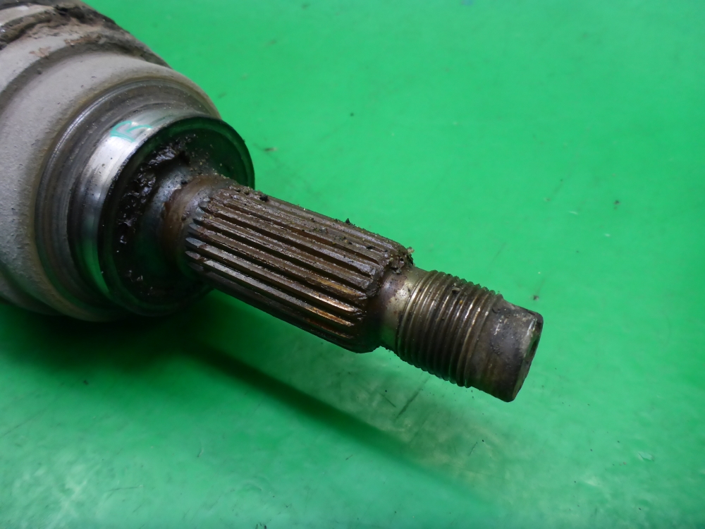 Полуось передняя правая