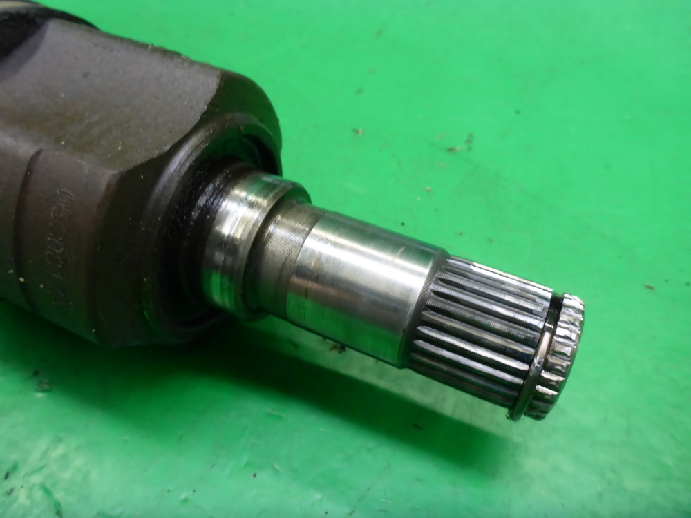 Полуось передняя левая