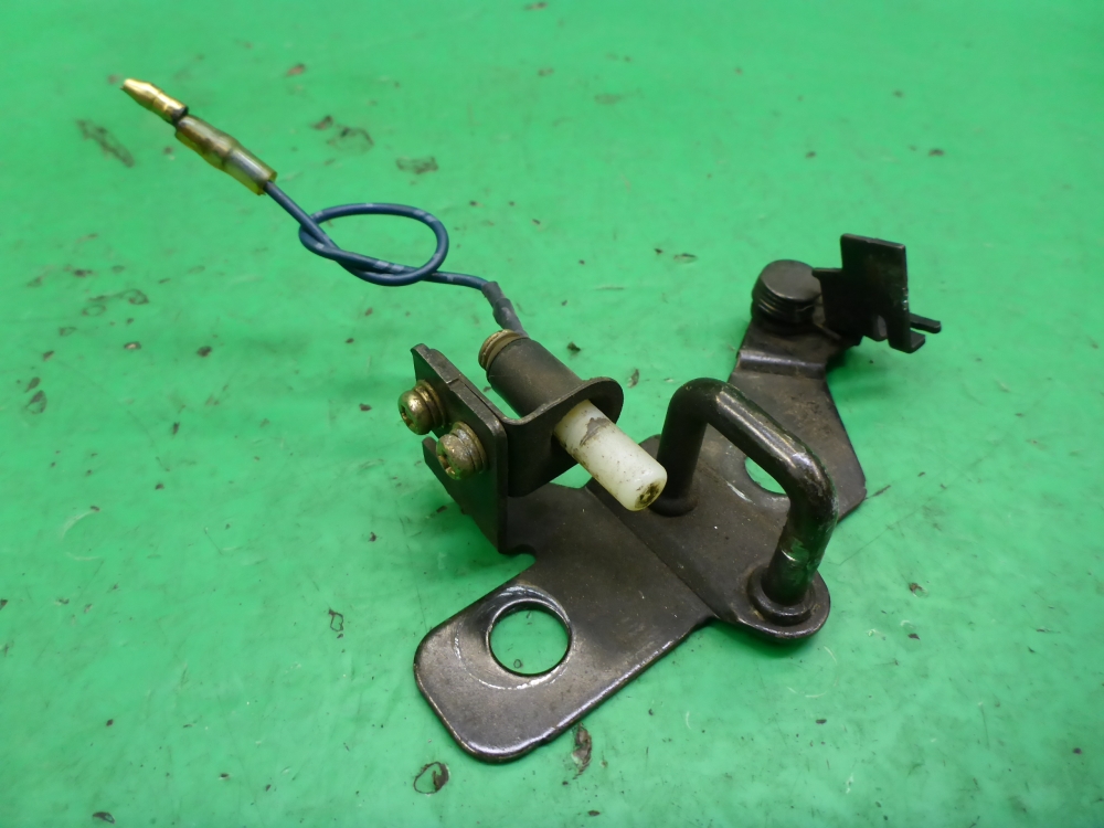 Замок багажника