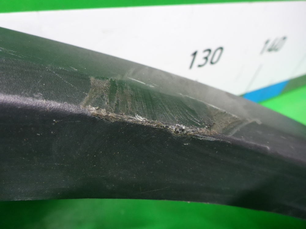 Накладка переднего крыла левого