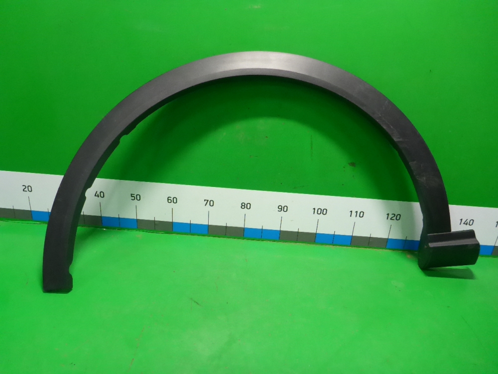 Накладка переднего крыла левого