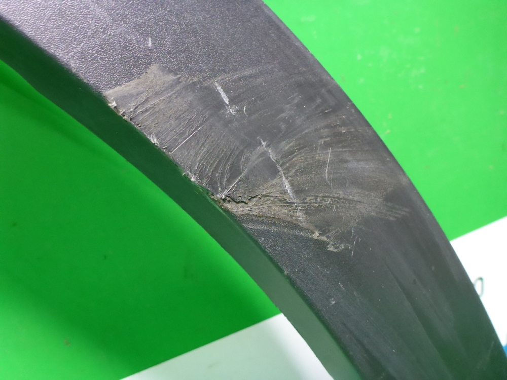 Накладка переднего крыла левого