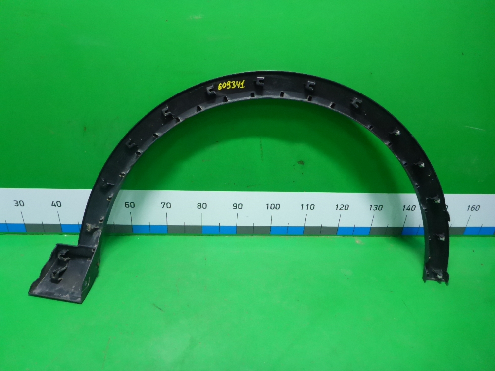 Накладка переднего крыла левого