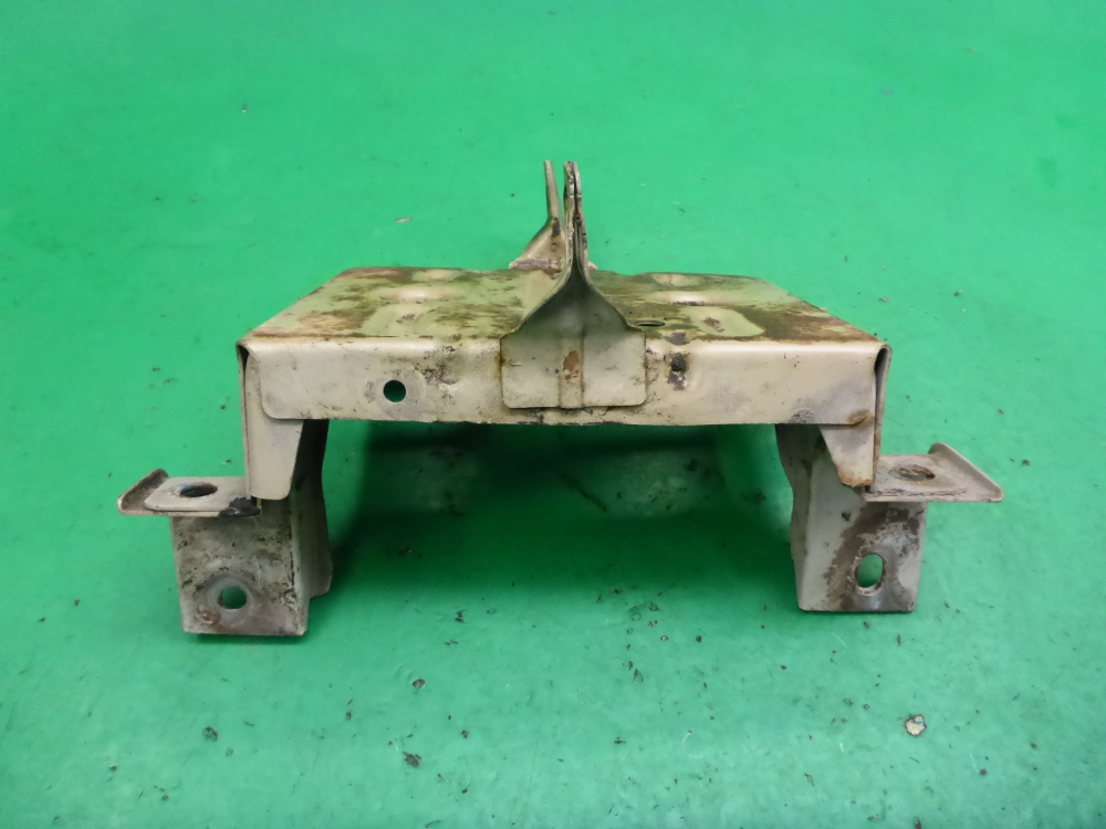 Площадка под аккумулятор (АКБ)