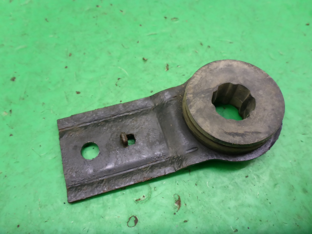 Кронштейн радиатора