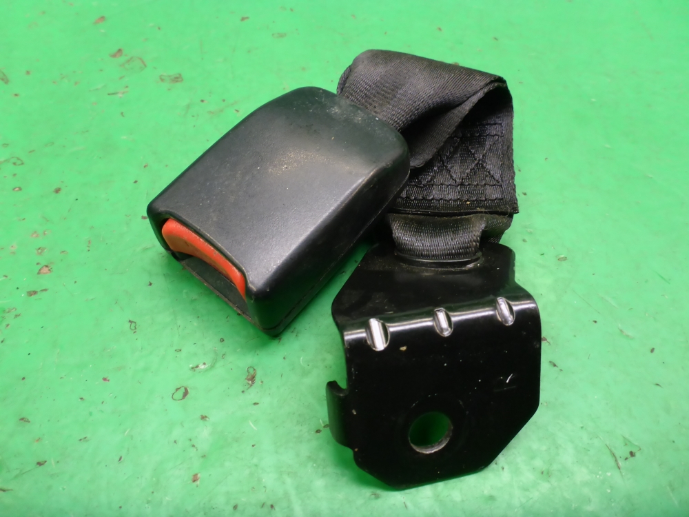 Ответная часть ремня безопасности