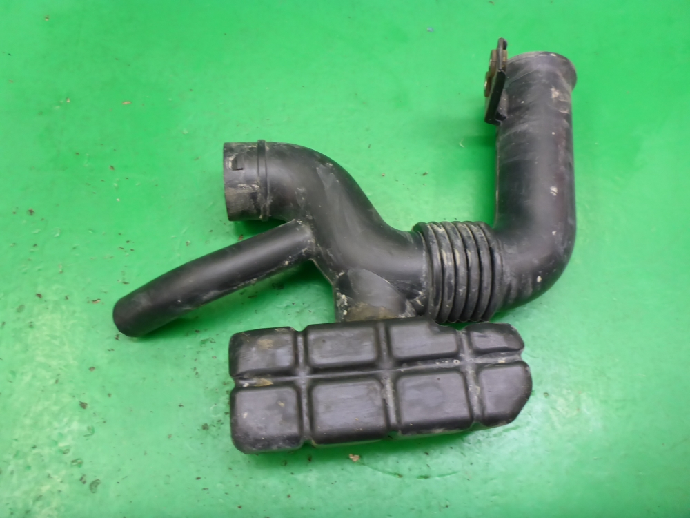 Патрубок воздушного фильтра