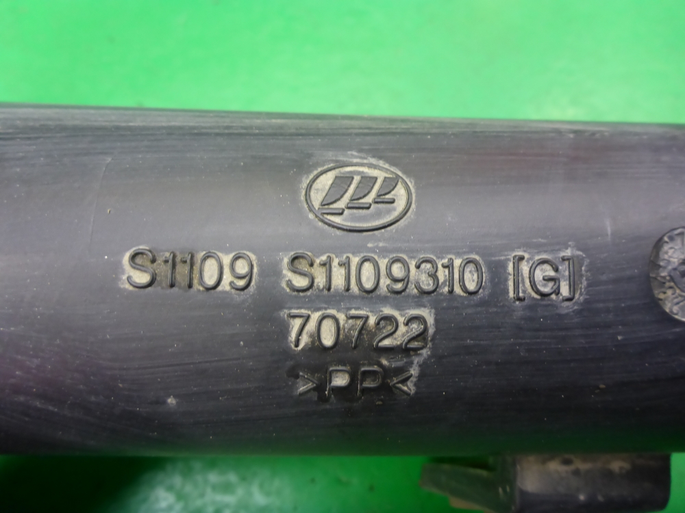 Патрубок воздушного фильтра