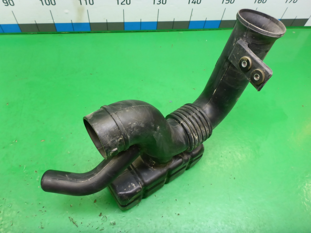 Патрубок воздушного фильтра