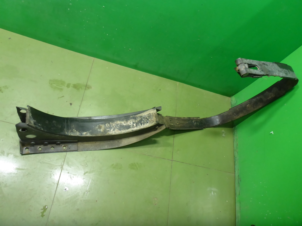 Кронштейн крепления топливного бака